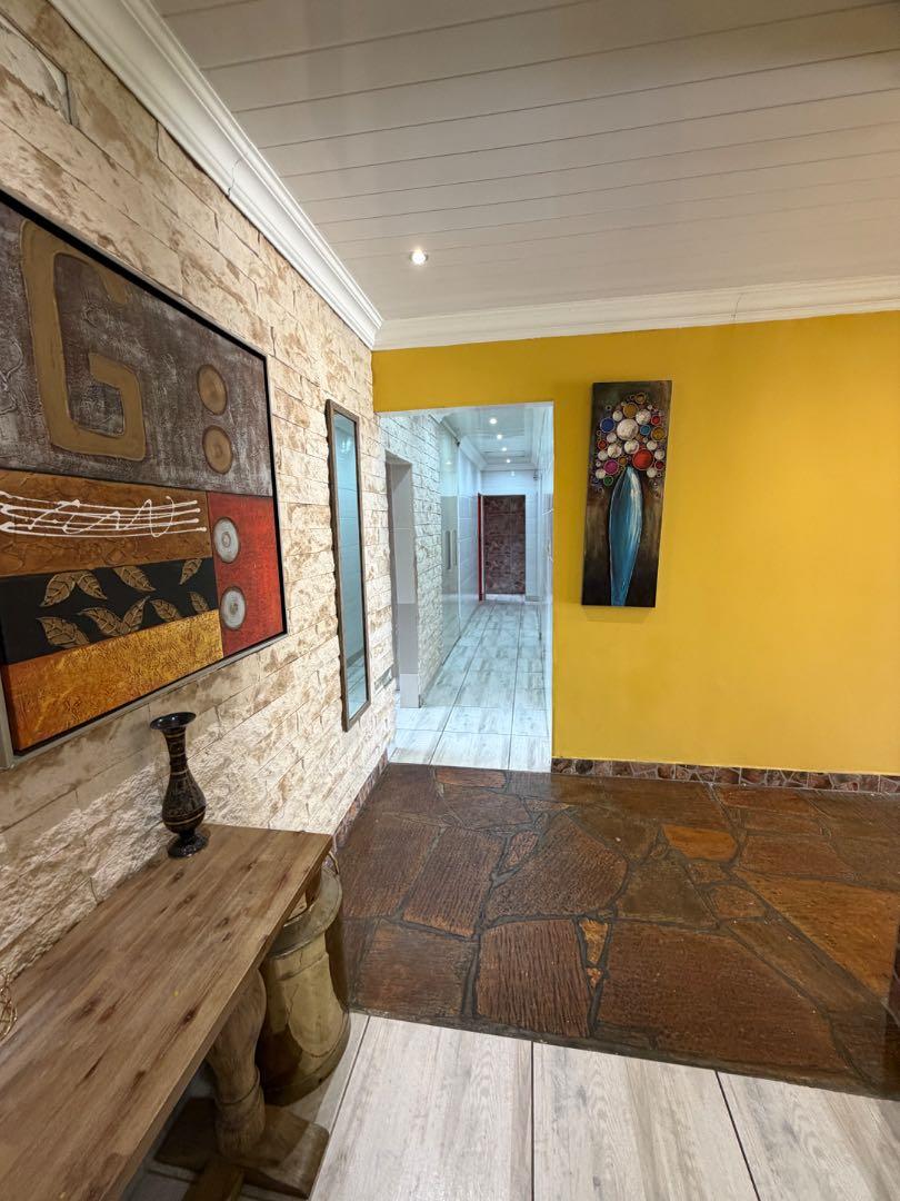 5 Bedroom Property for Sale in Elim Western Cape
